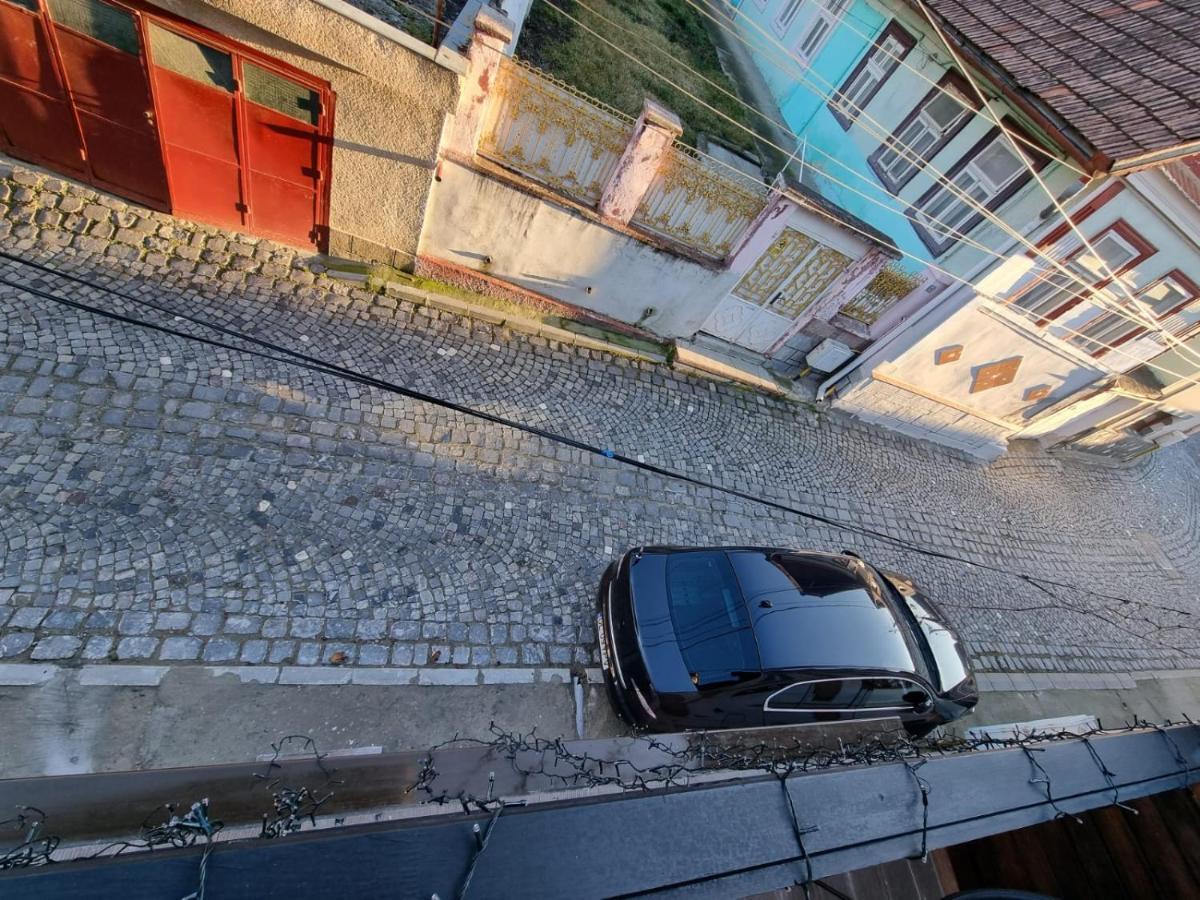 Casa Chiper - Attic Apartment With View Brasov Exterior photo